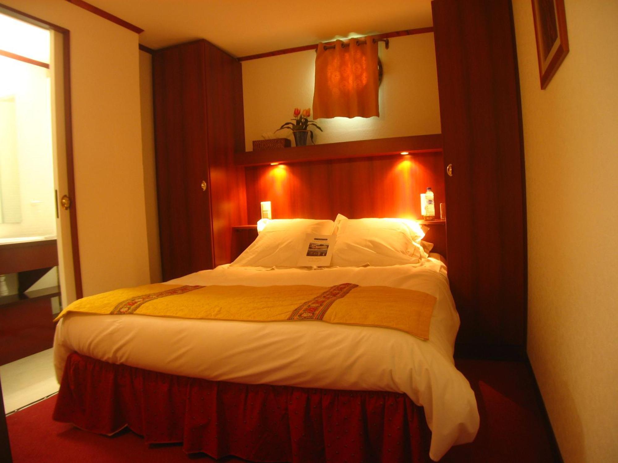 Hotel Bateau Le Phenicien à Aigues-Mortes Extérieur photo